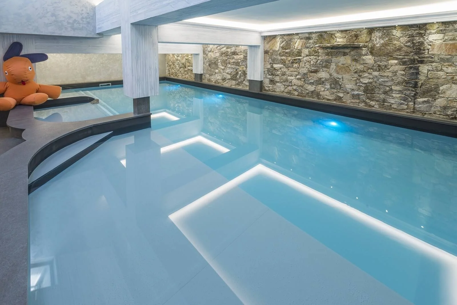 imageye___-_imgi_24_1096_swimming-pool-2-.jpg