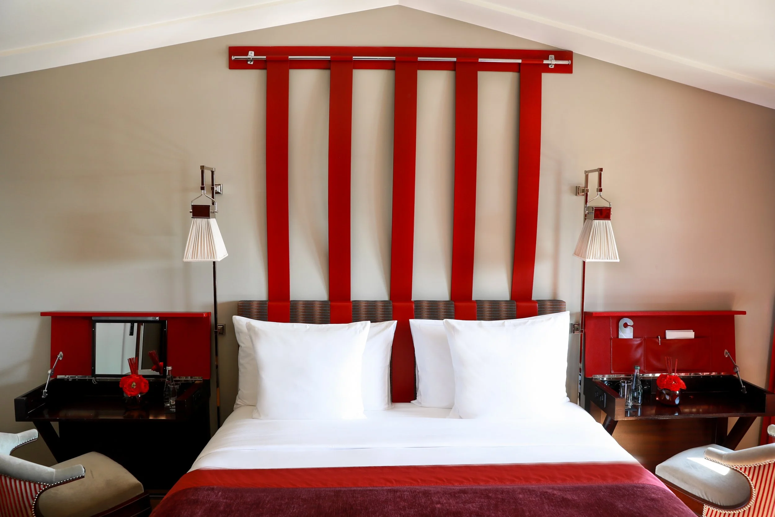 LRG-Room-deluxe_vue_lac-G-Gardette-BD-7.jpg
