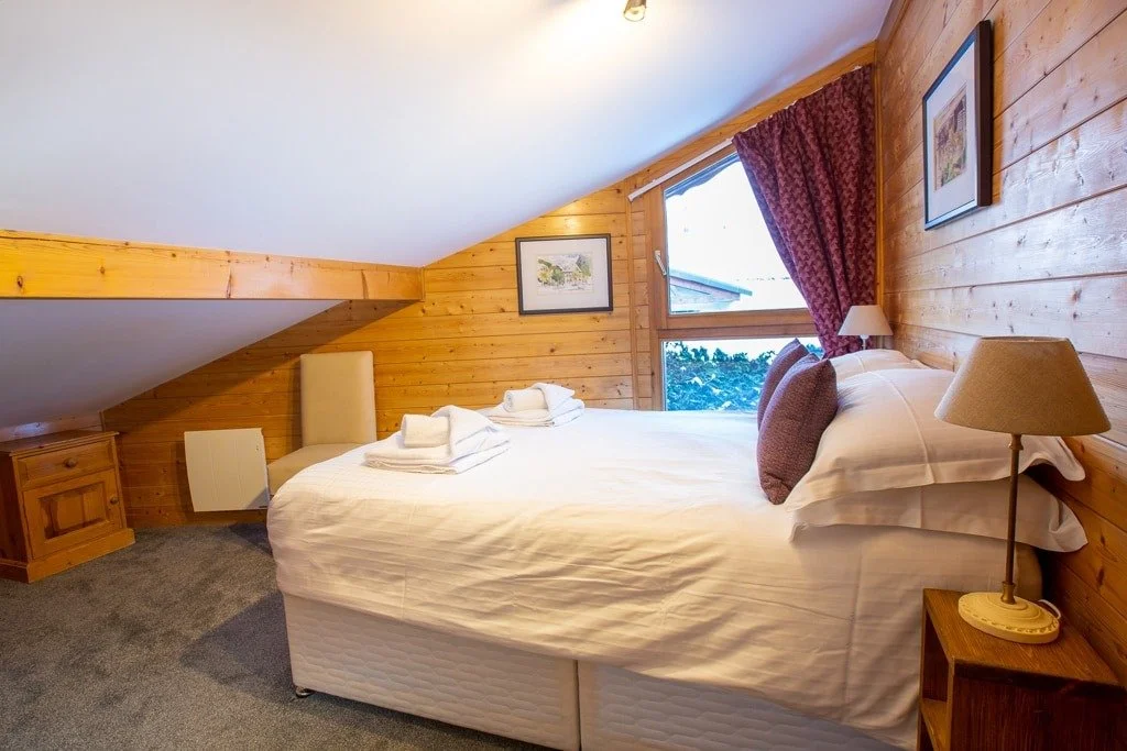 imgi_8_family-suite-morzine-chalet-room9.jpg