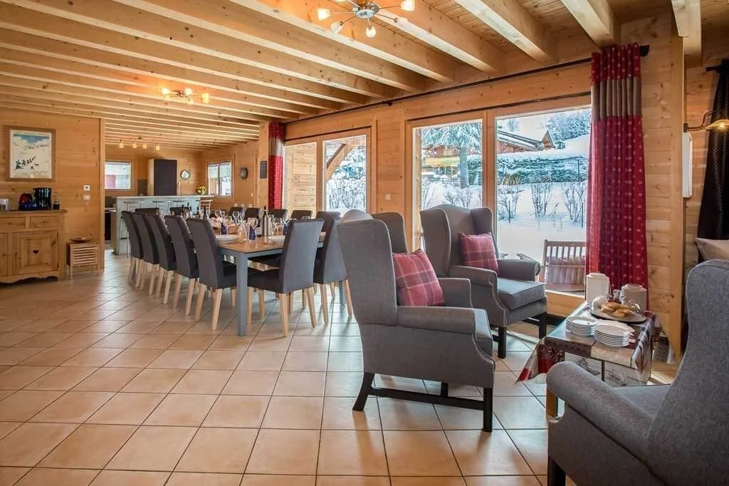 imgi_5_chalet-central-entrance-lounge-area-1024x682.jpg