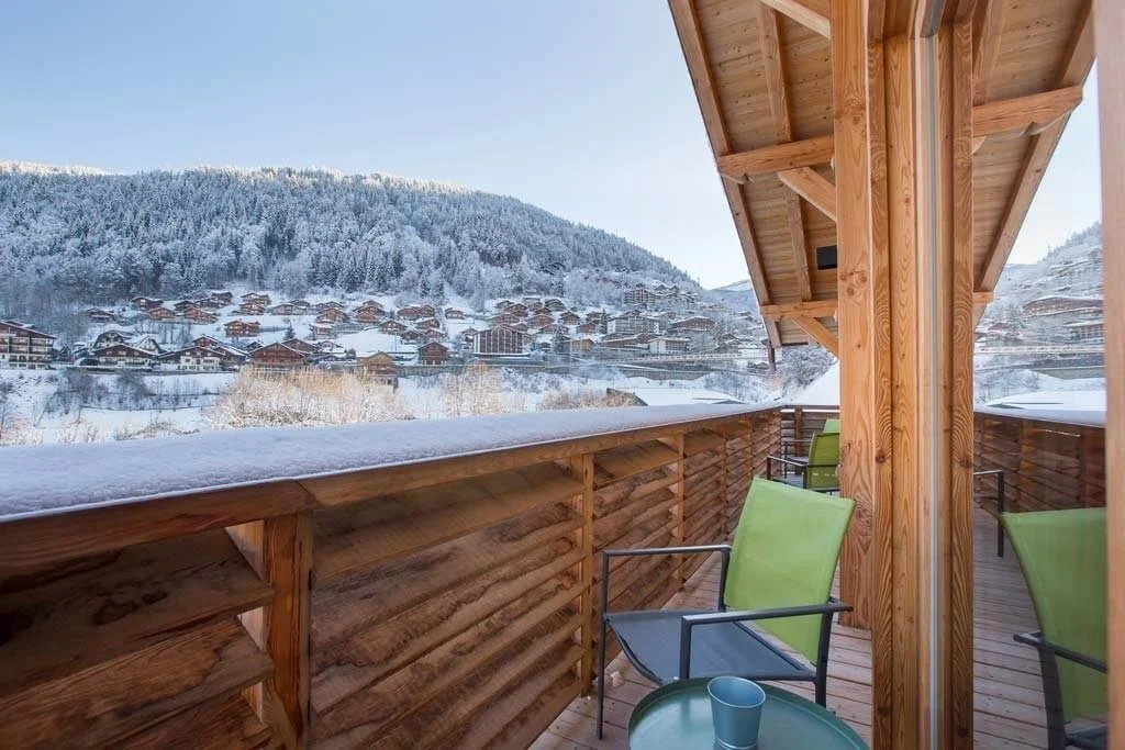 imgi_20_chalet-zormine-exterior-balcony-view-bridge-1024x683.jpg