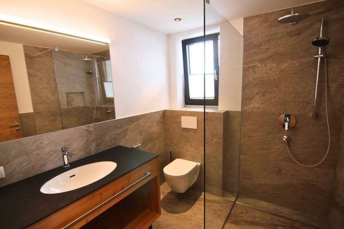 imgi_105_31__ScaleWidthWzEyMDBd.-Catered-chalet-Elfriede-Fiss-Badkamer-Apartment-G.jpg
