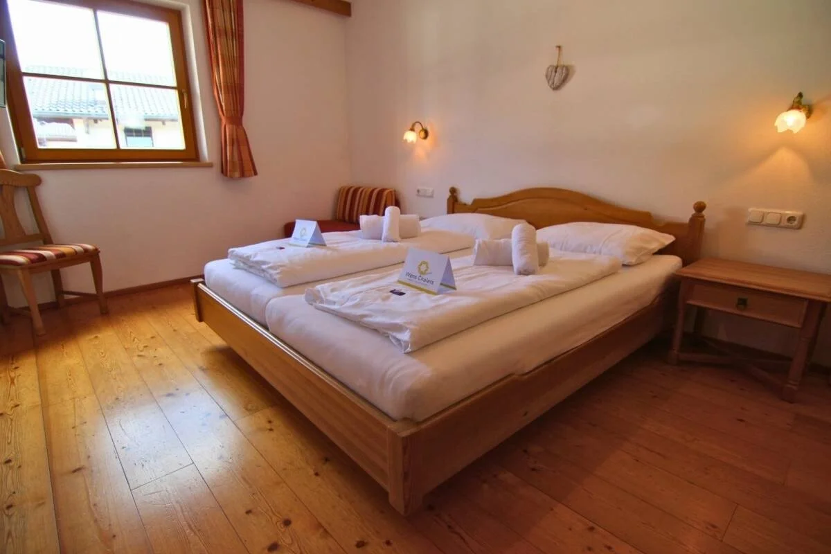 imgi_87_12__ScaleWidthWzEyMDBd.-Catered-chalet-Elfriede-Fiss-Tweepersoonskamer-Appartement-1.jpg