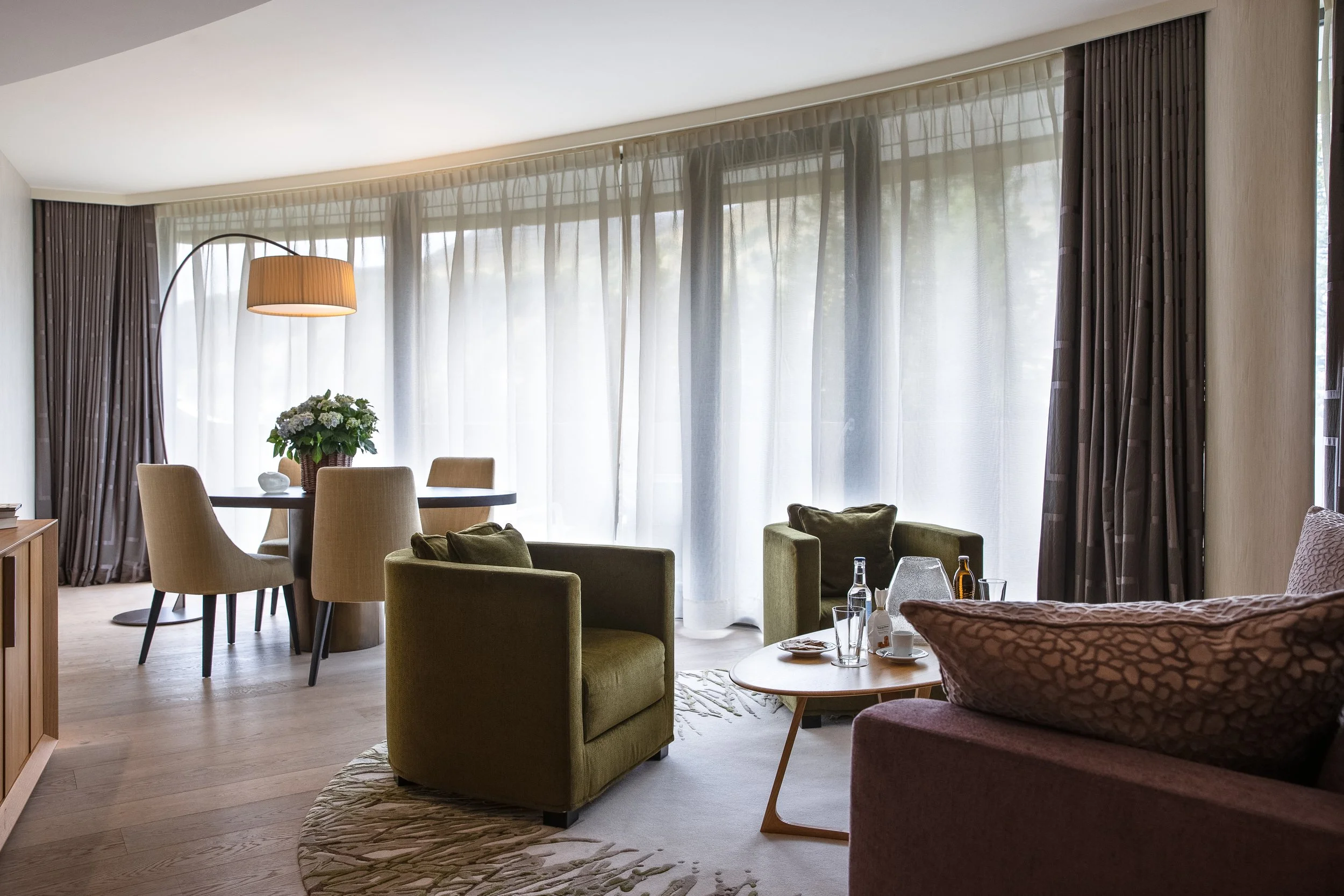AlpenGold Suite 1.jpg