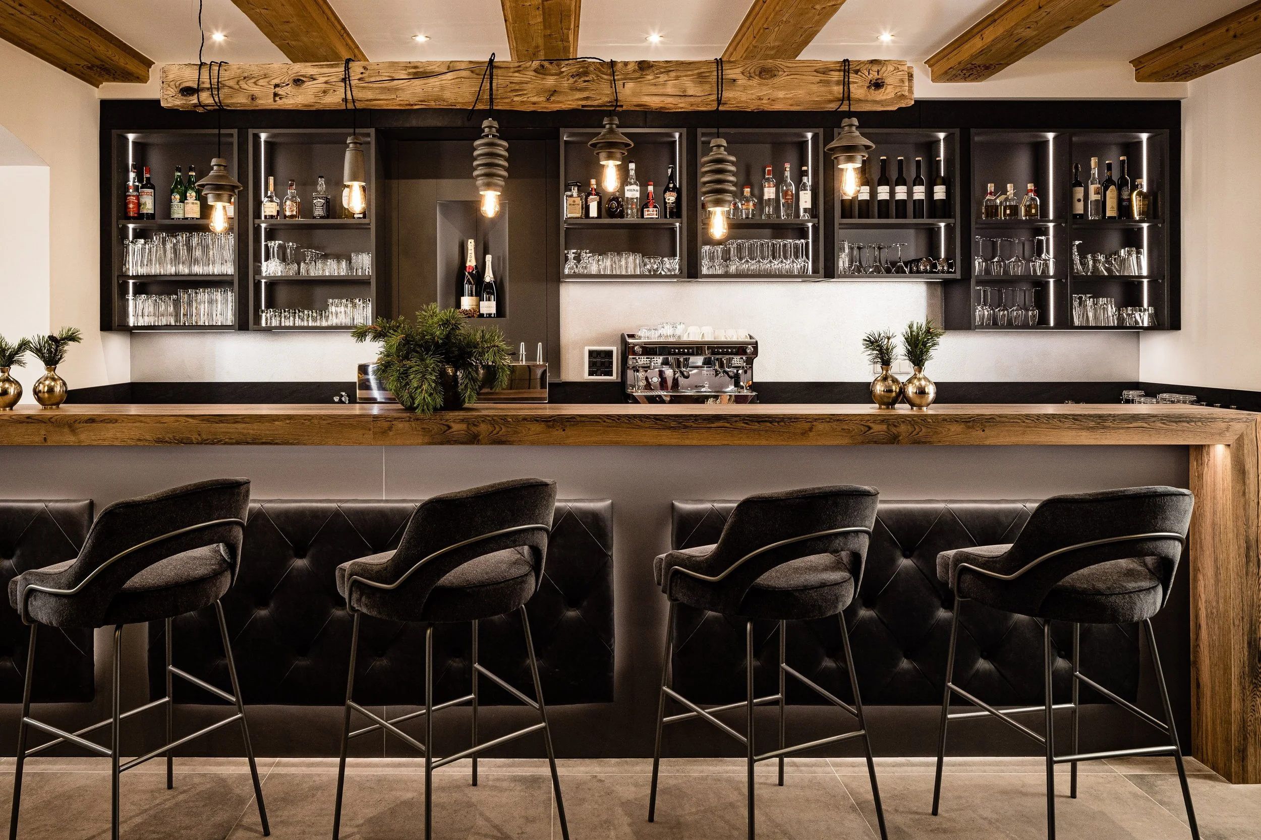 imgi_32_bar-caffé-coffee-Val-Gardena-Gröden-Grand-Hotel-Wolkenstein-Gardenahotels_01.jpg