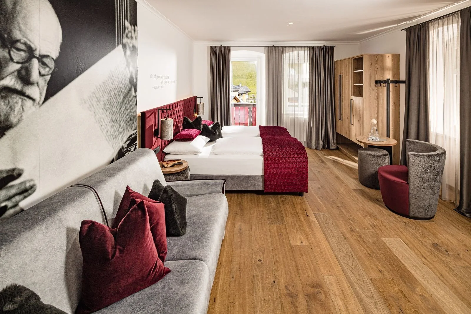 imgi_9_csm_Superior-Zimmer-room-camera-Val-Gardena-Gröden-Grand-Hotel-Wolkenstein-Gardenahotels_02_dd8f563b52.jpg