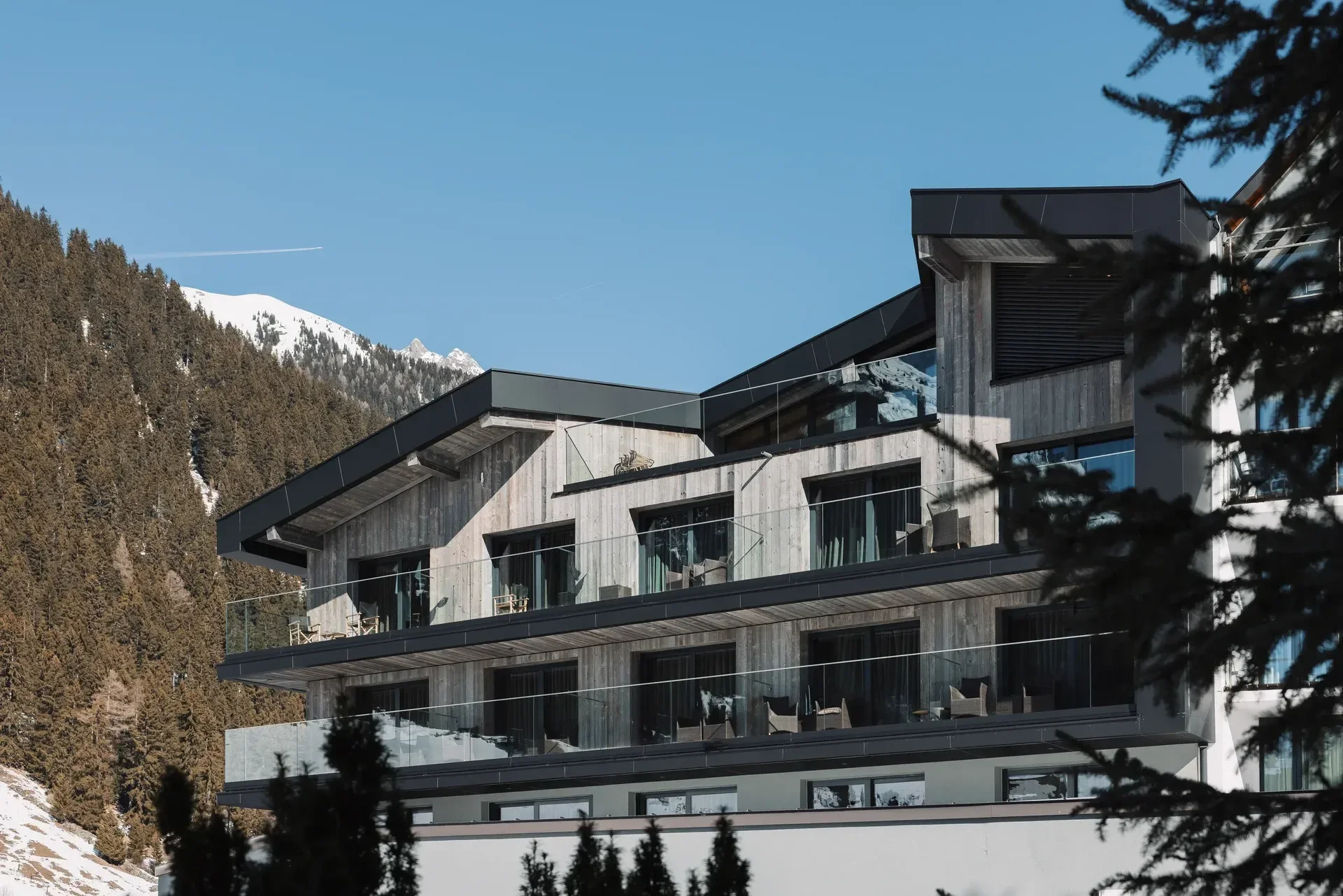 imgi_54_csm_madlein-hotel-aussenansicht-2026-9097.jpg_1e548437e0.webp