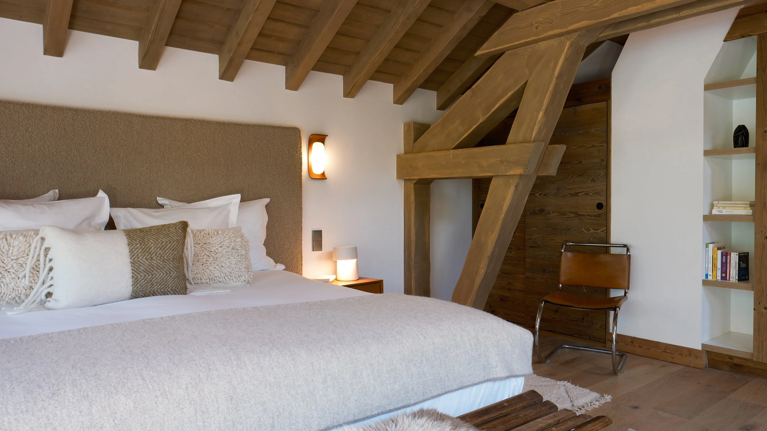 SA_Chalet Etoile des Neige_Guest Room 01 Master E.jpg