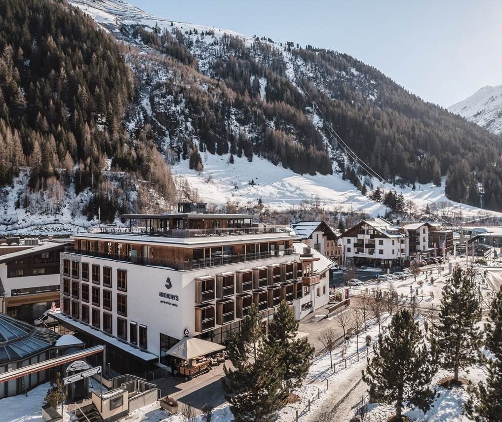 imgi_2_20230214-dji-0255-roman-huber.1017x856m1.809 (1).jpg
