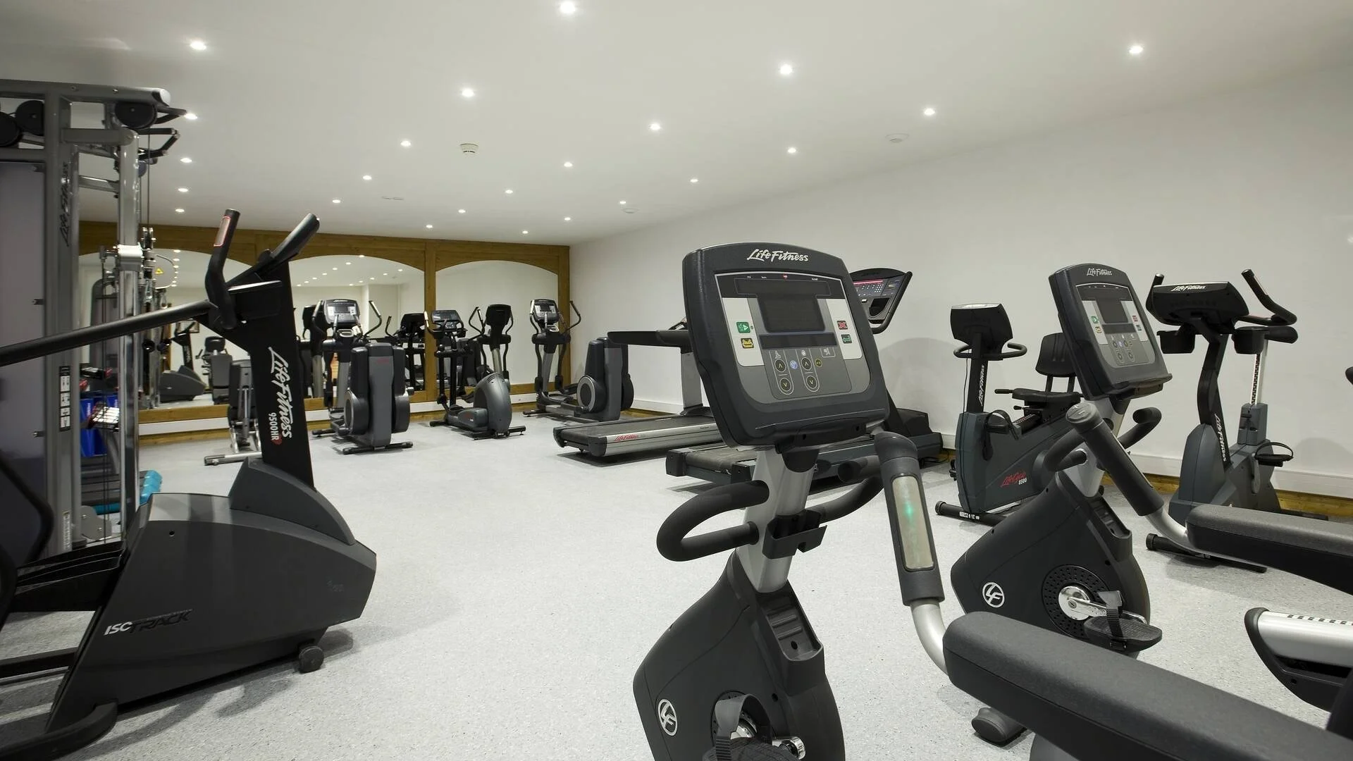 imageye___-_imgi_28_1094_fitness-room.jpg