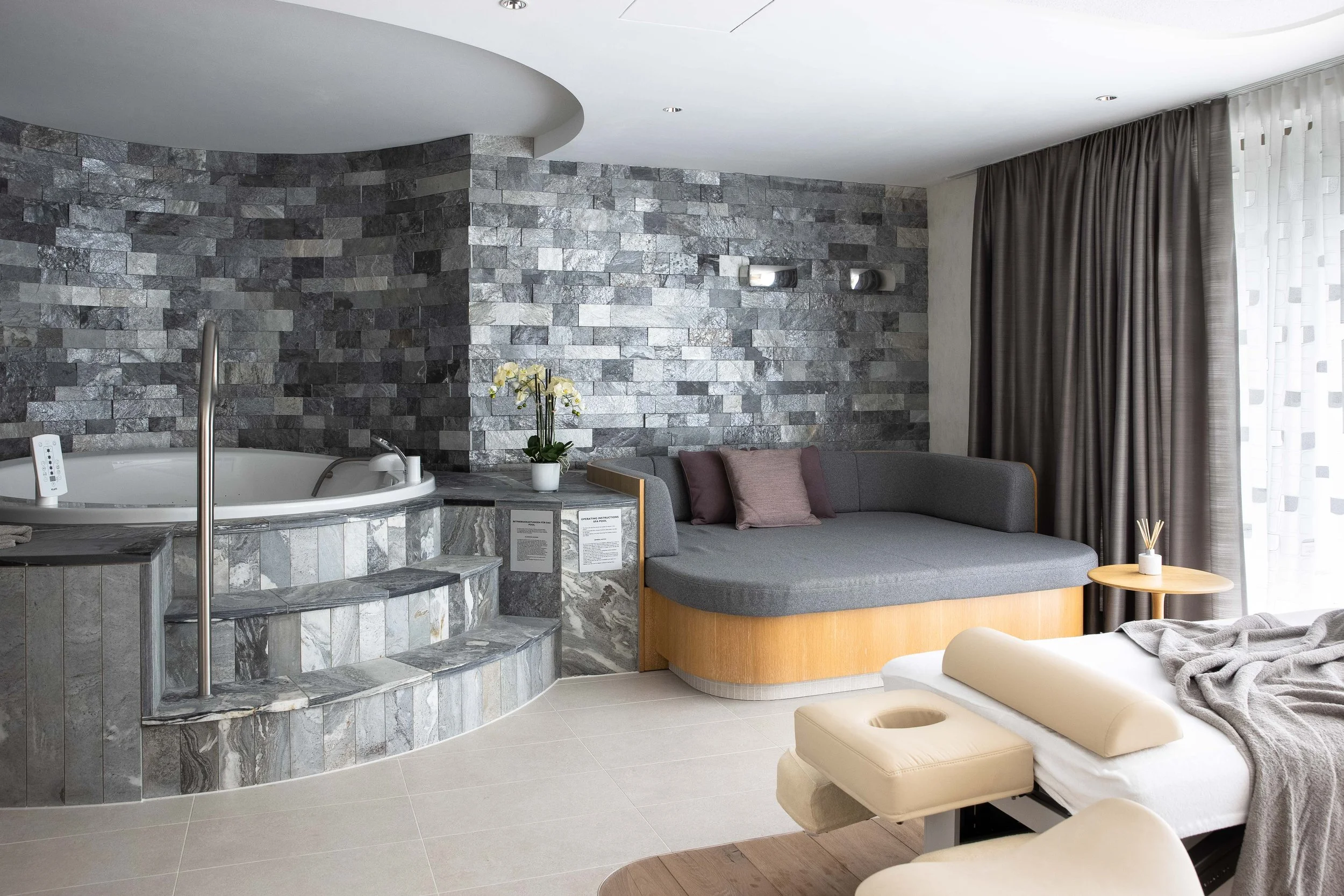 AlpenGold Spa Suite.jpg