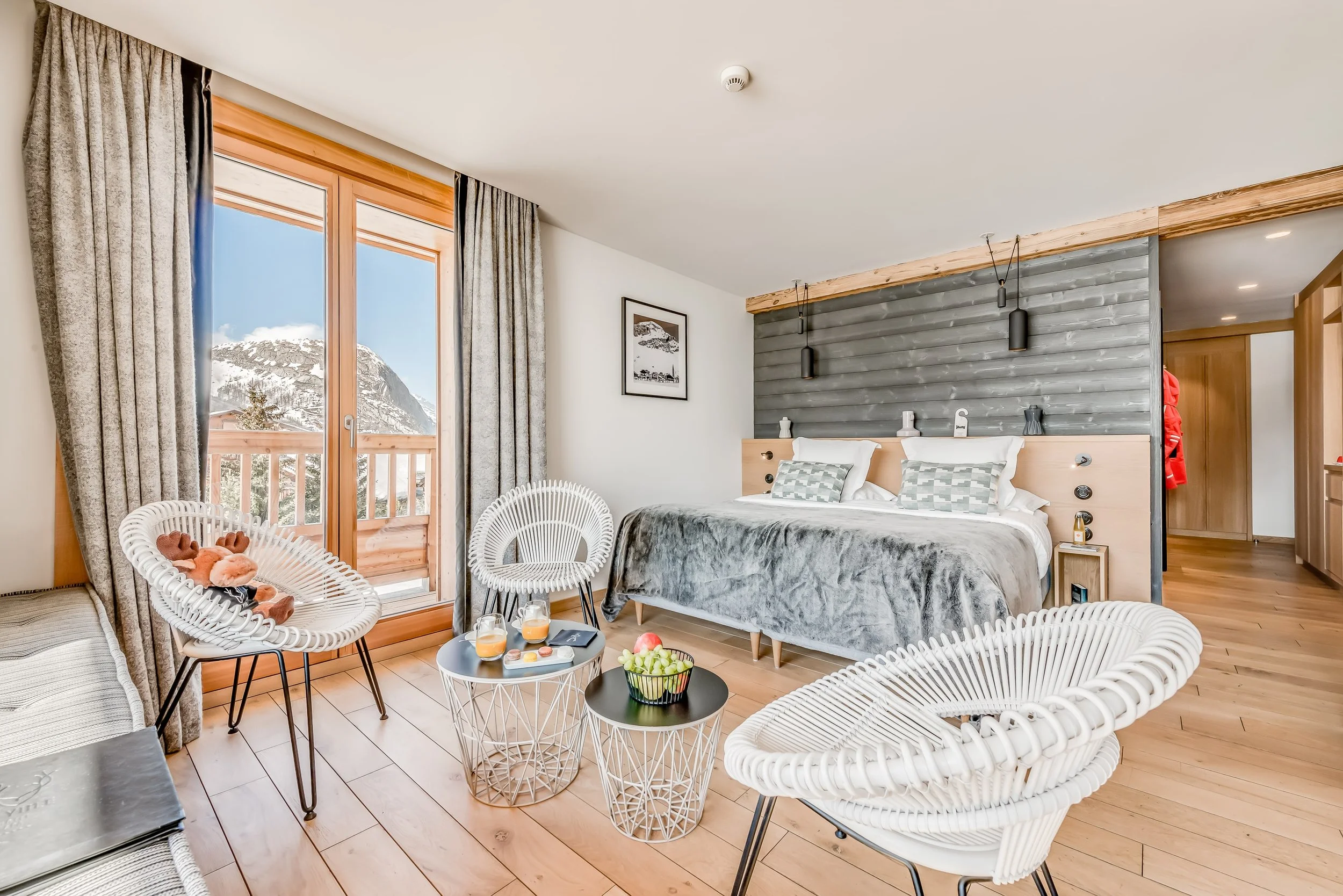 Family Junior Suite Slopes 2.jpg