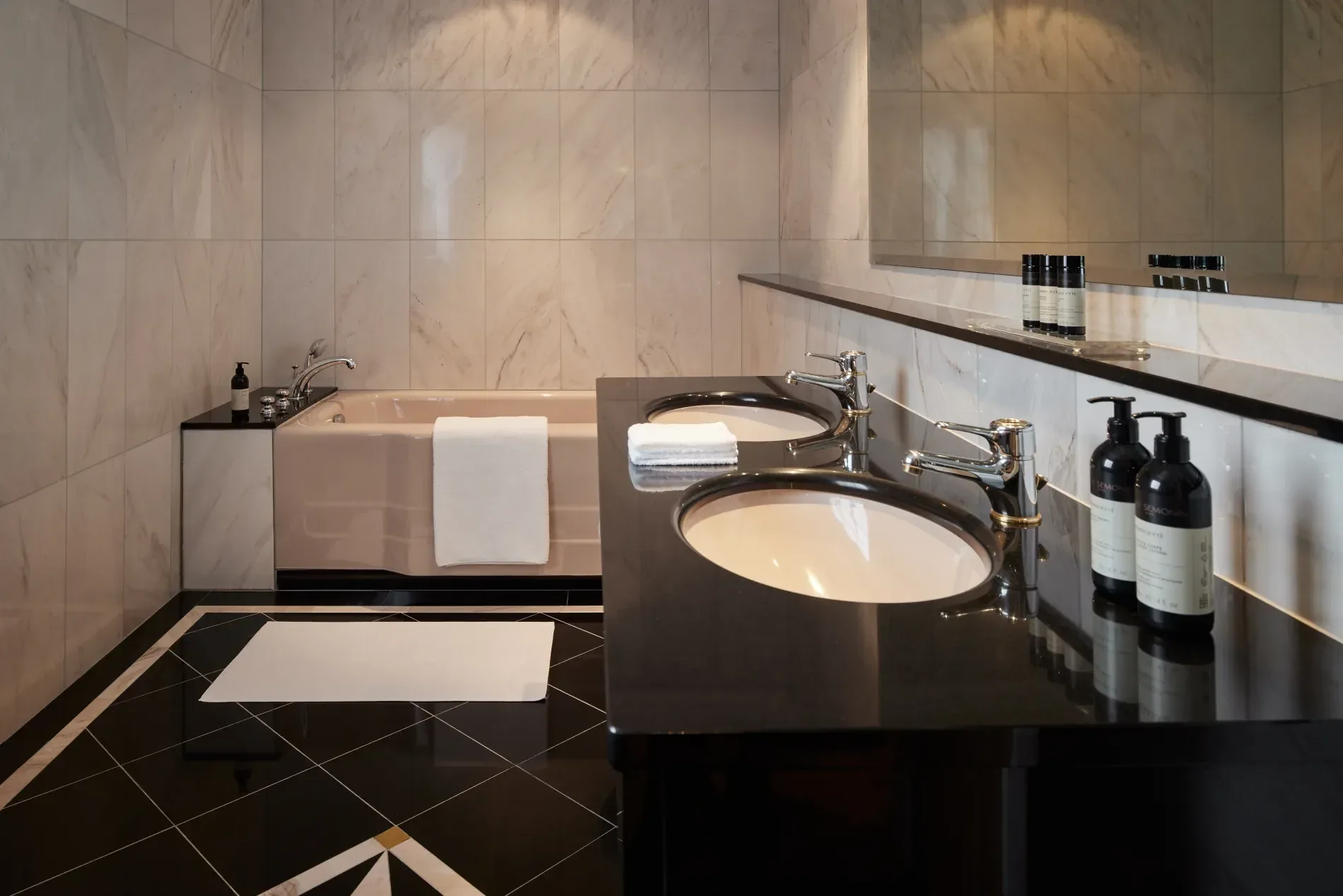 imgi_333_Tophotel-511_HR-001.webp