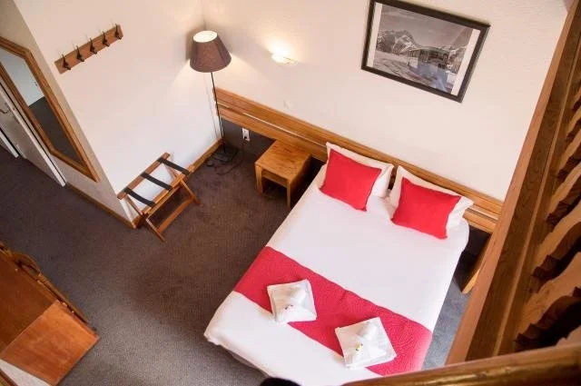 imgi_87_m_Hotel-de-la-valentin-les-2-alpes-photo-172720_640x425_center_center.jpg