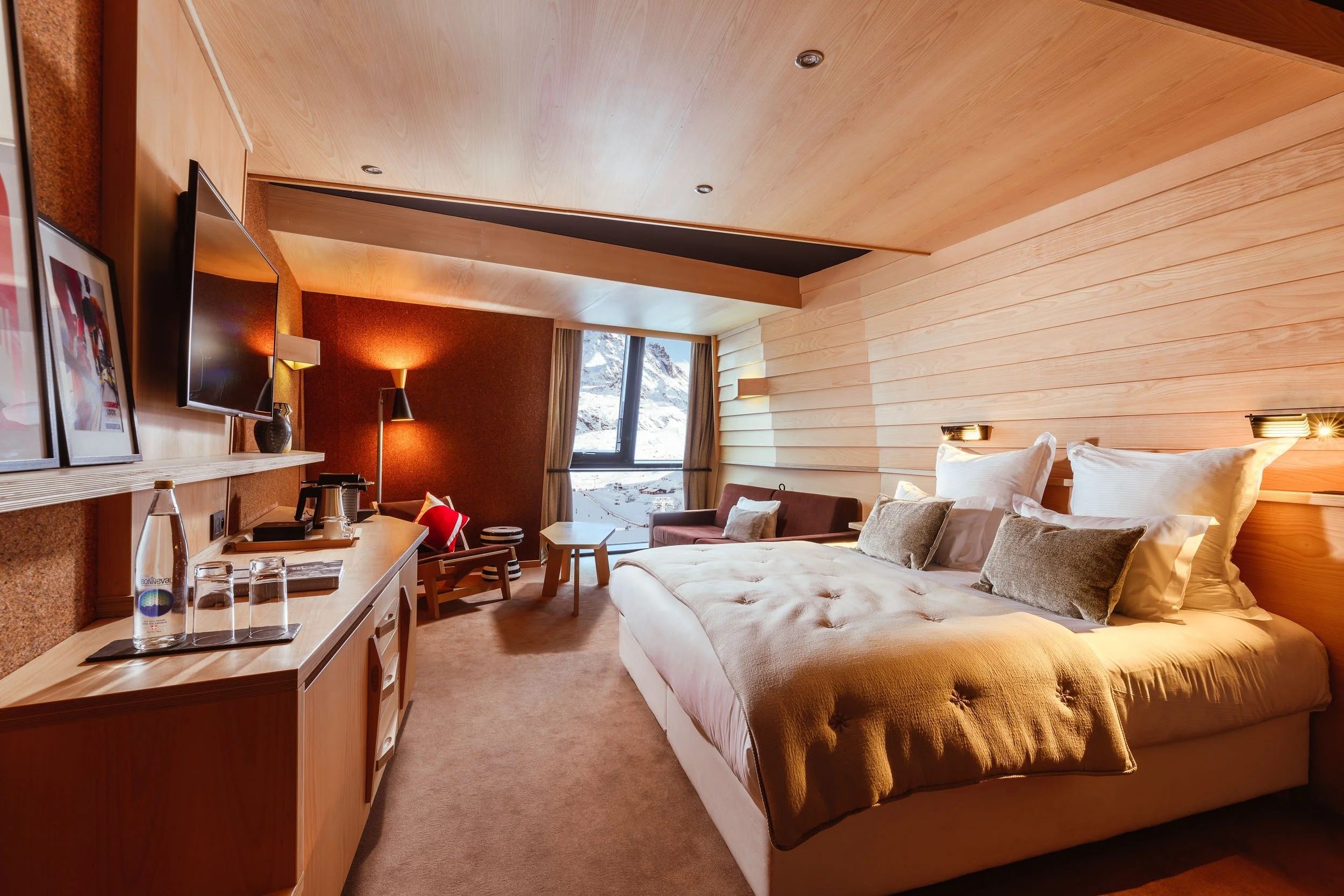 imgi_45_639e0532f25d65b7a7a7d5d7_2212-01_97_chambre_altapura_2500px_srgb_bd.jpg