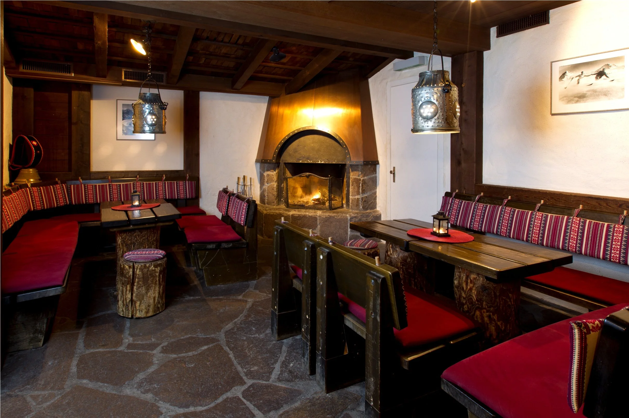 23b Bar Anonym.jpg