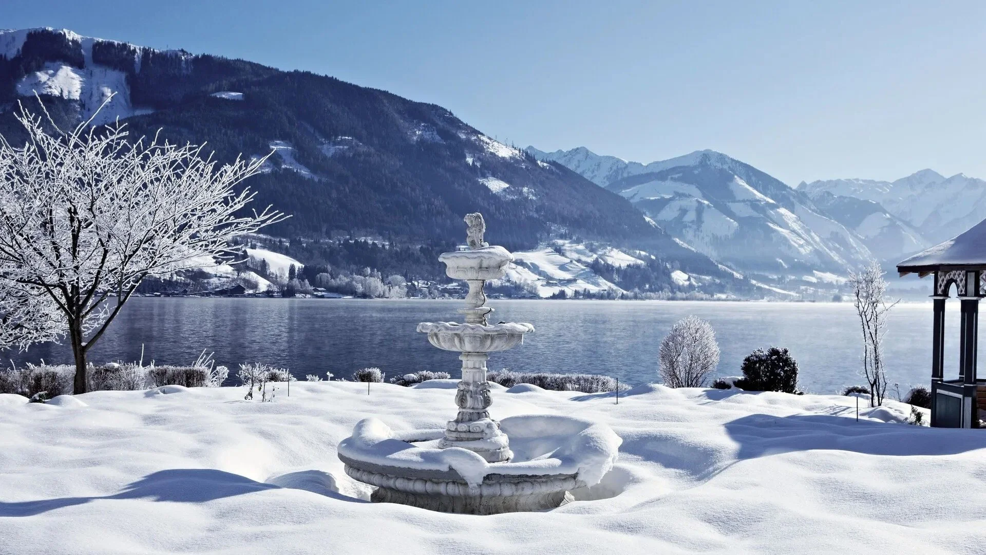 imgi_2_csm_grand-hotel-snowy-lakefront-garden-fountain-0295_6f55236939.jpg