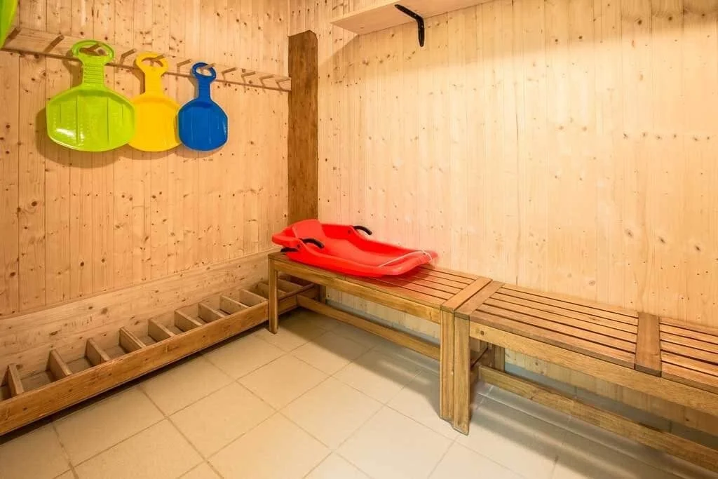 imgi_20_chalet-central-boot-room-1024x683.jpg
