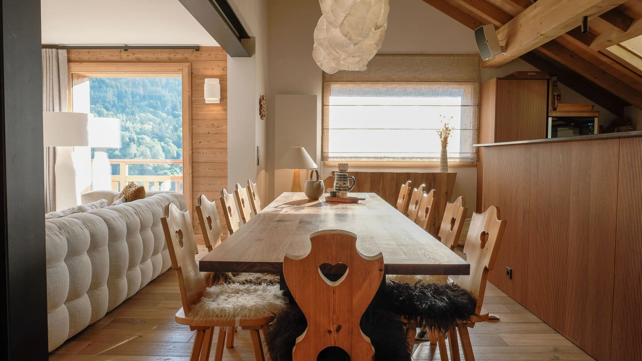 SA_Chalet Etoile des neige_Dining 02.jpg