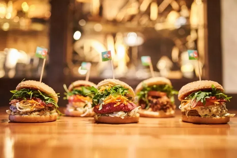 imgi_96_xburger-wh-klein.jpg.pagespeed.ic.3nu_oyOm6c.webp