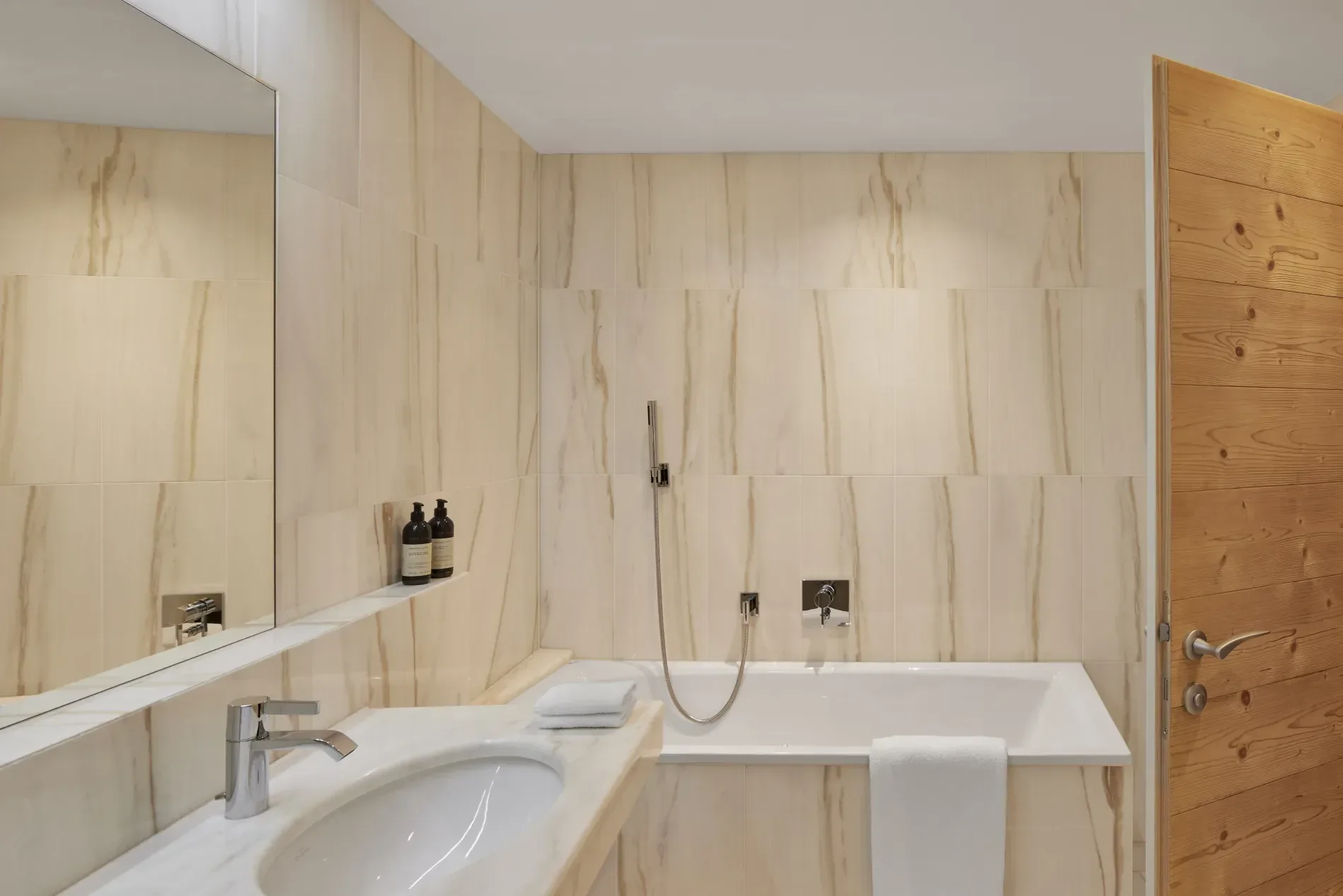imgi_305_Tophotel_311-HR00004.webp