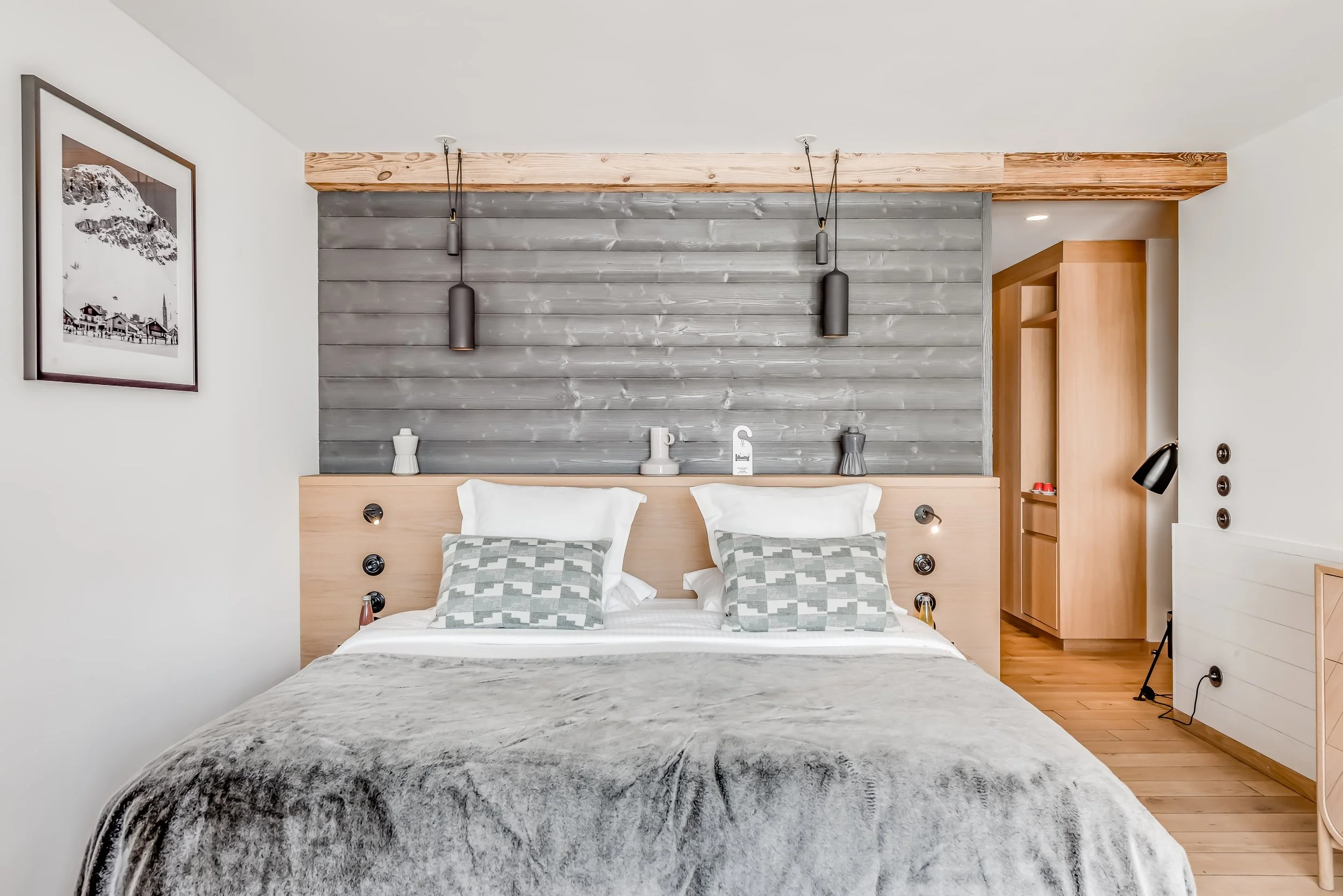 Family Junior Suite Slopes 8.jpg