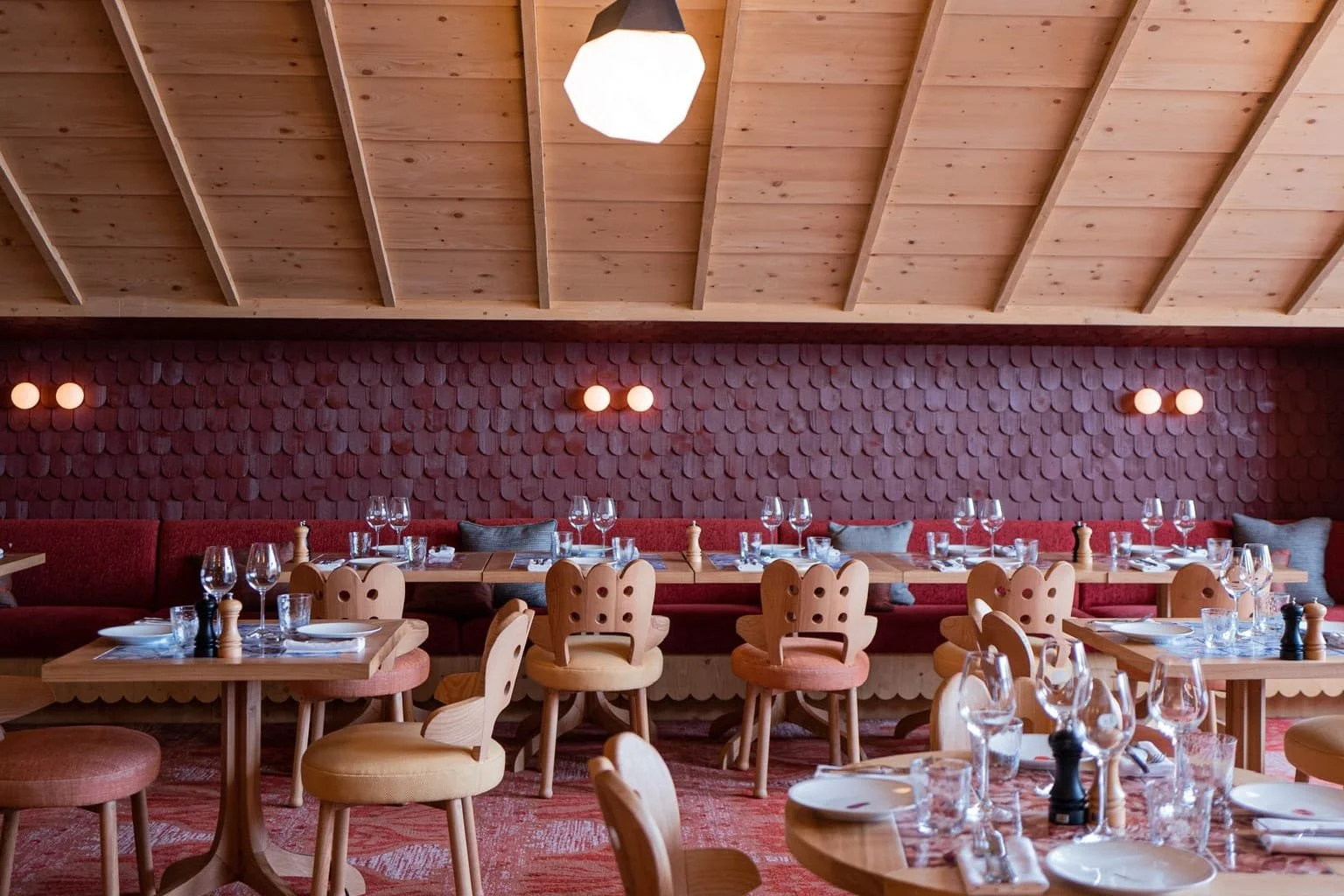 HLCC_CharlotteChateau_Beebar_2021-3-1.jpg