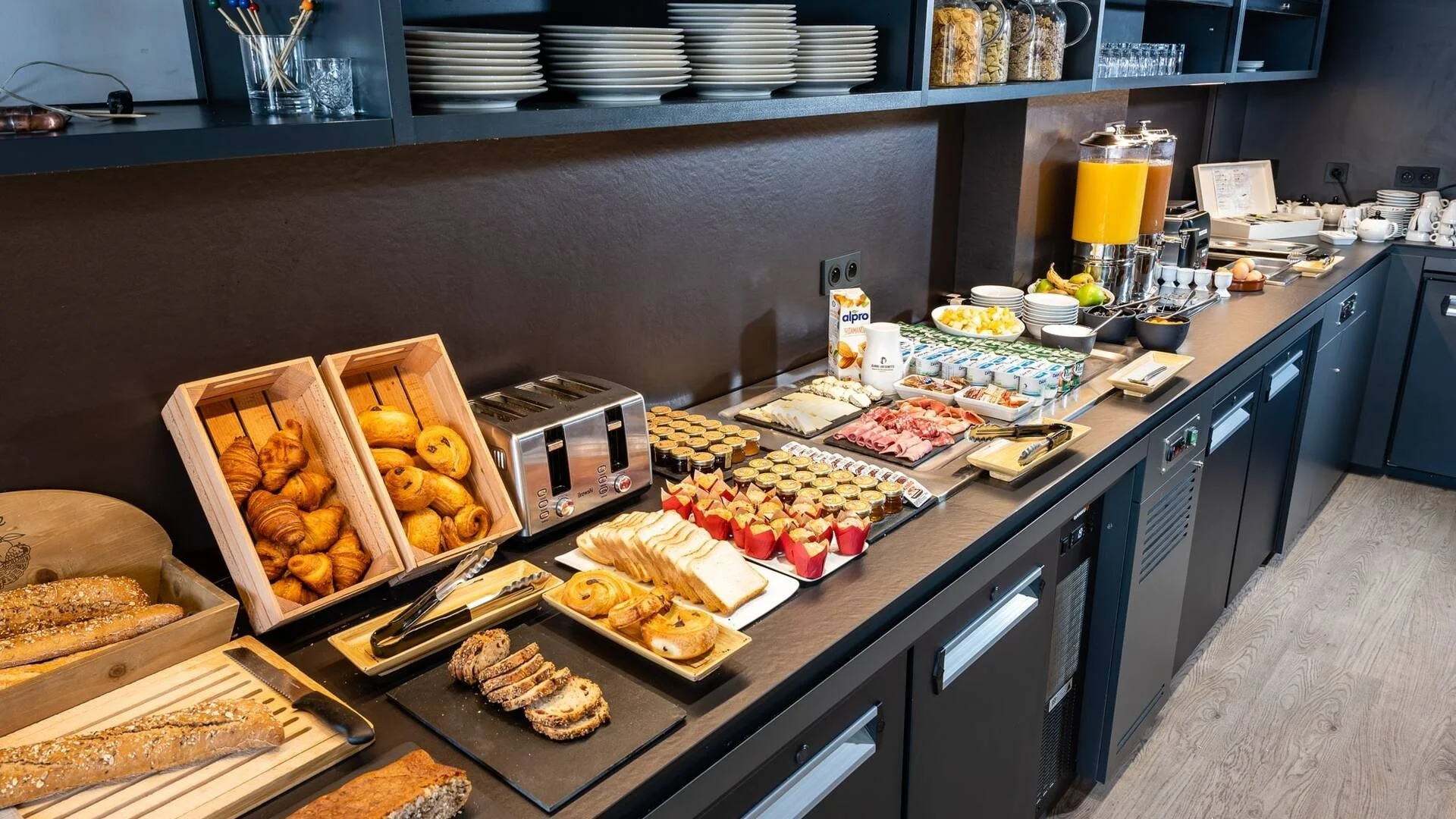 imageye___-_imgi_18_658_petit-dejeuner-breakfast-cafe-restaurant-hotel-popalp-alpe-d-huez.jpg