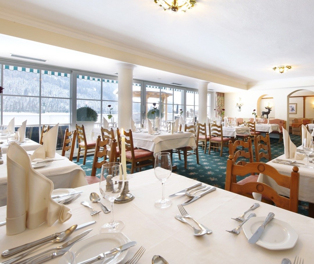 imgi_10_evaHotelsSaalbachevaGARDENRestaurant3_03947e39743838d66f4fc57.jpg