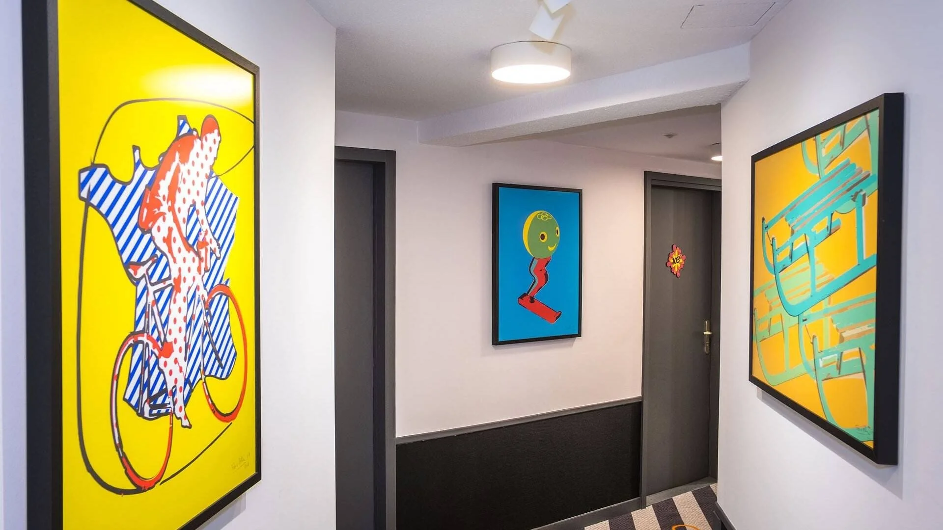 imageye___-_imgi_17_615_couloirs-style-pop-art-hotel-popalp-alpe-d-huez.jpg