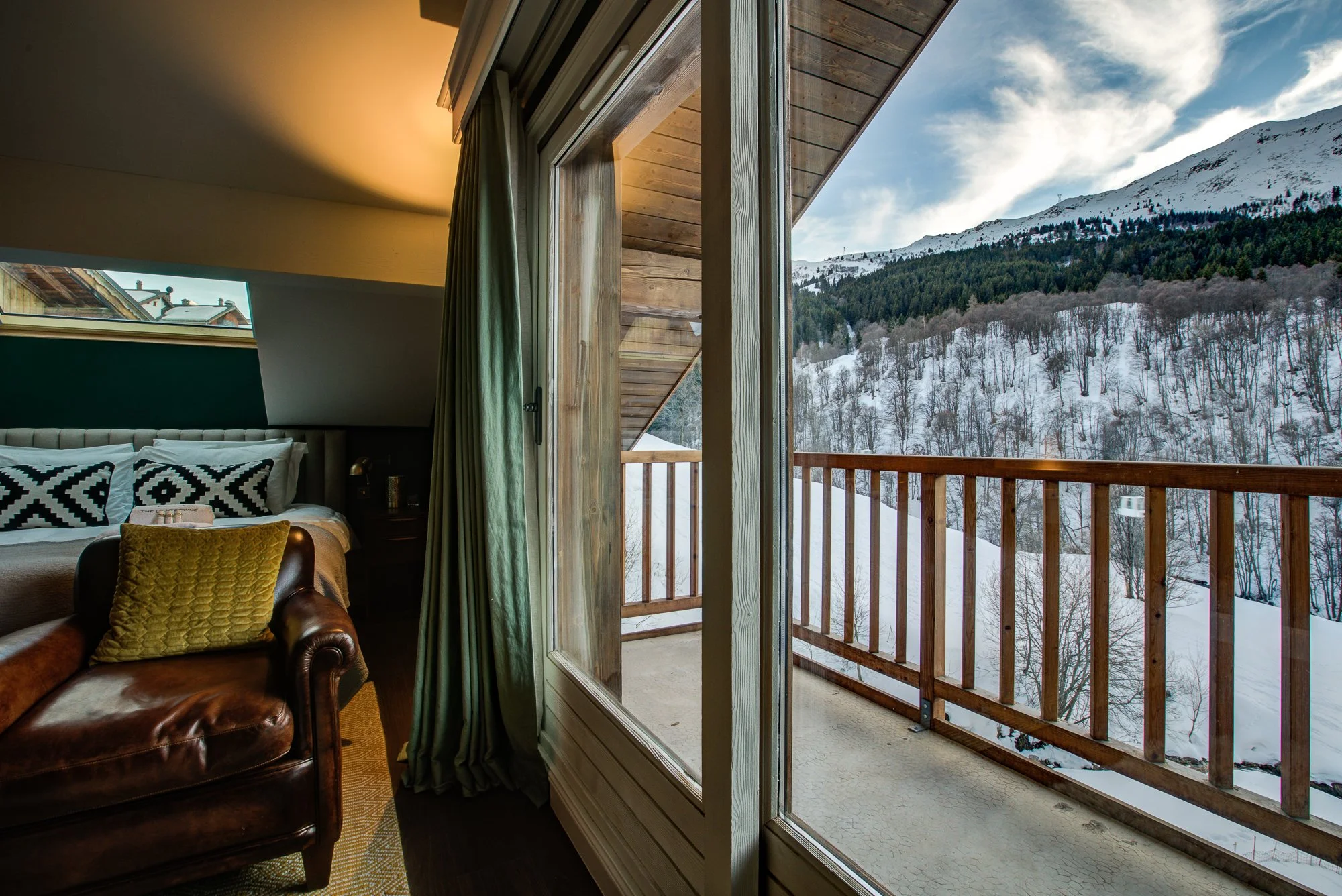 TG Ski Lightbowne Room 6 (1).jpg