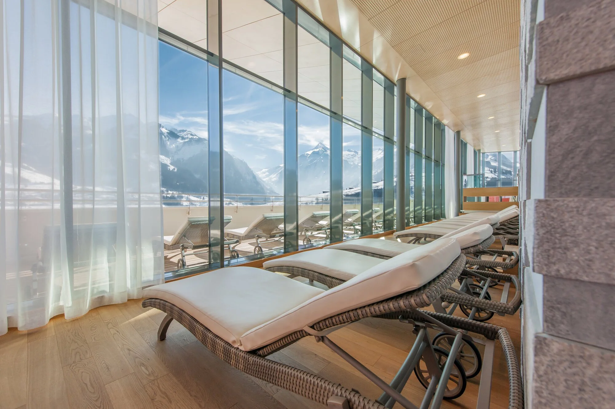 TSK-Liegebereich-Hotel-Panorama-SPAl-2013.fbdfd43f.jpg