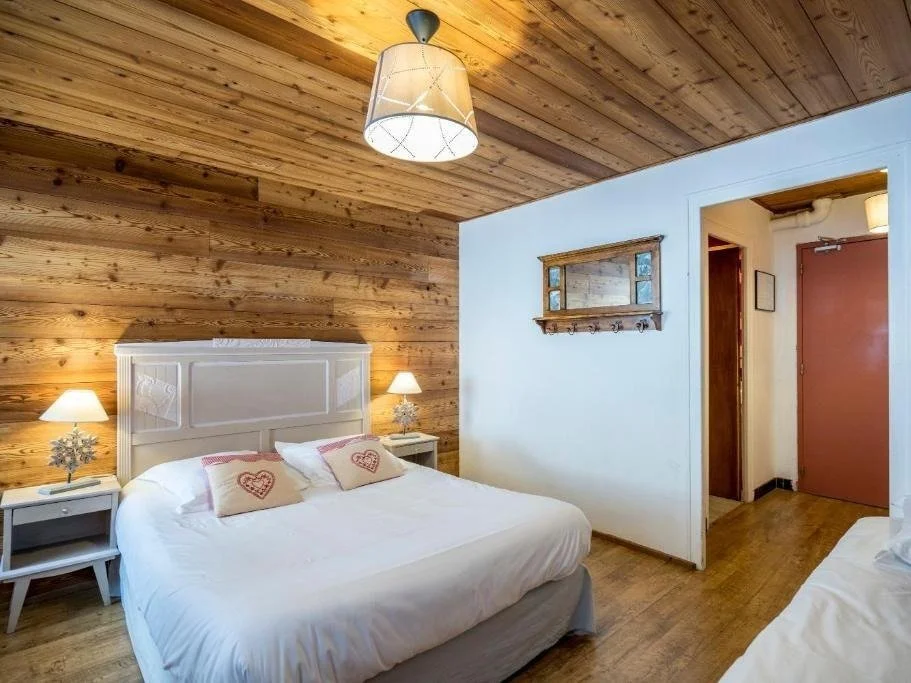 Double Room - Alp'Hotel Logis - Powder Pines Travel.jpg