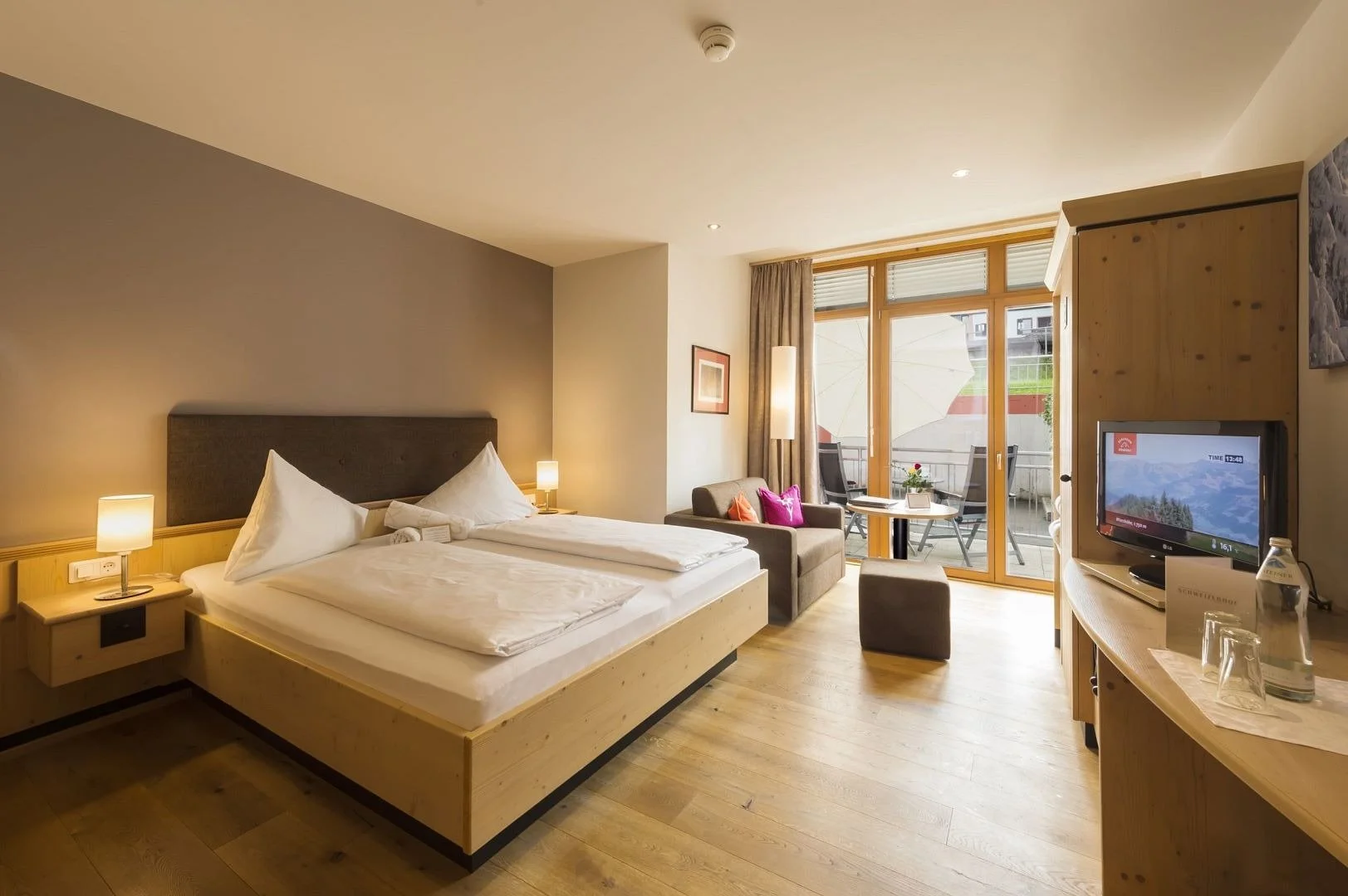 imgi_248_doppelzimmer-comfort-hotel-schweizerhof-kitzbuehel.jpg
