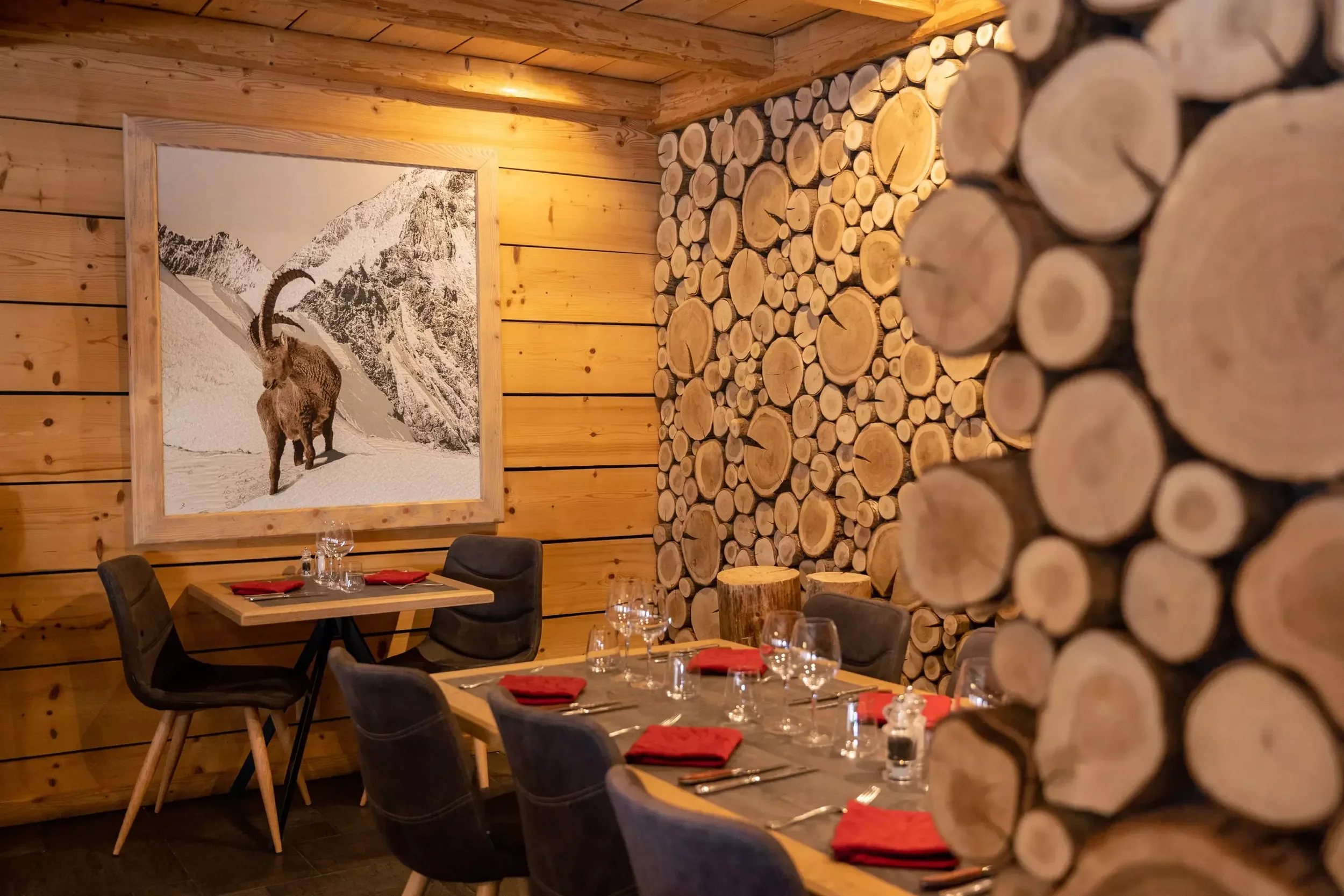 imgi_198_restaurant-gallery08-2600x-q75.webp