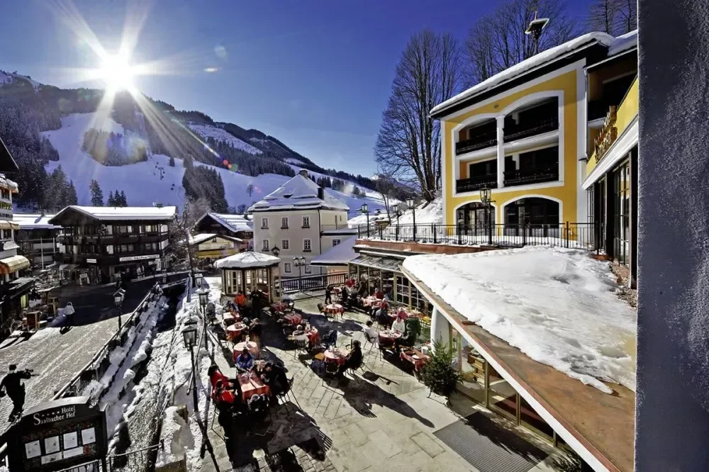 imgi_16_xterrasse-saalbacher-hof-klein.jpg.pagespeed.ic.JObO1rvJtZ.webp