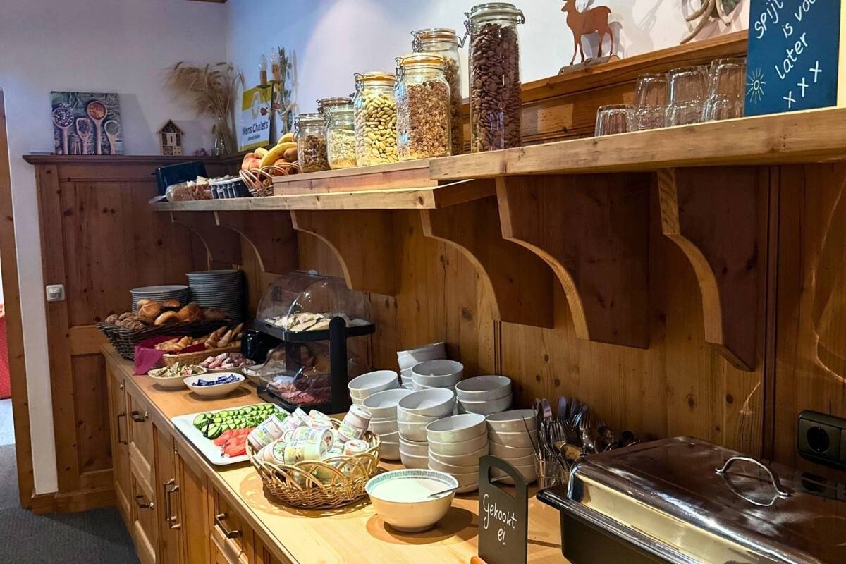 imgi_79_05__ScaleWidthWzEyMDBd.-Catered-chalet-Elfriede-Fiss-Ontbijtbuffet.jpg