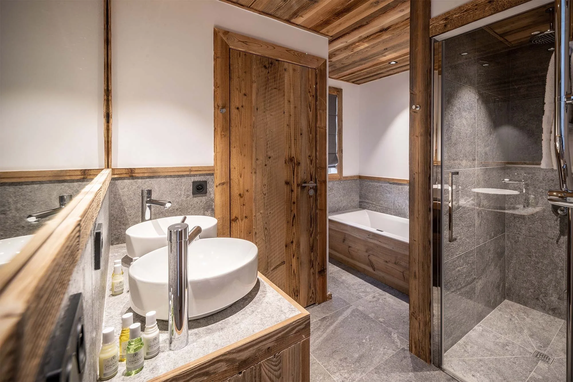 imgi_16_Les_Sources_de_l_Isere_salle_de_bain.jpg