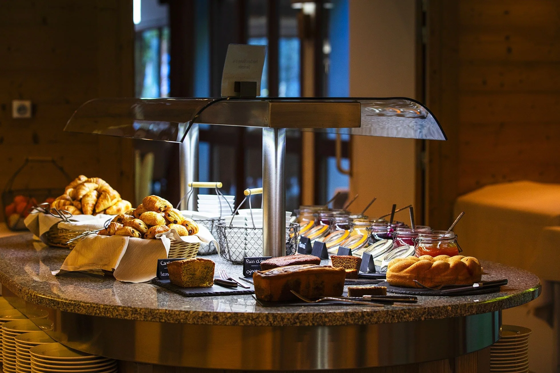 imgi_212_alpen-roc-buffet-pdj-7-bd_matthieu-cellard.jpg