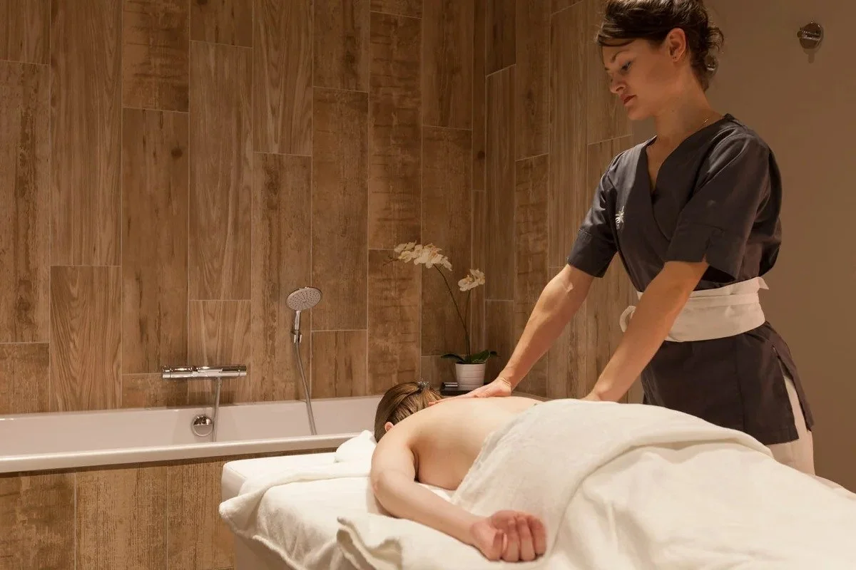 imgi_66_hotel-royal-ours-blanc-spa-015.jpg
