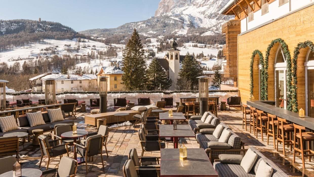 imgi_26_luxury-ski-hotel-cortina-hotel-savoia-terrace.jpg