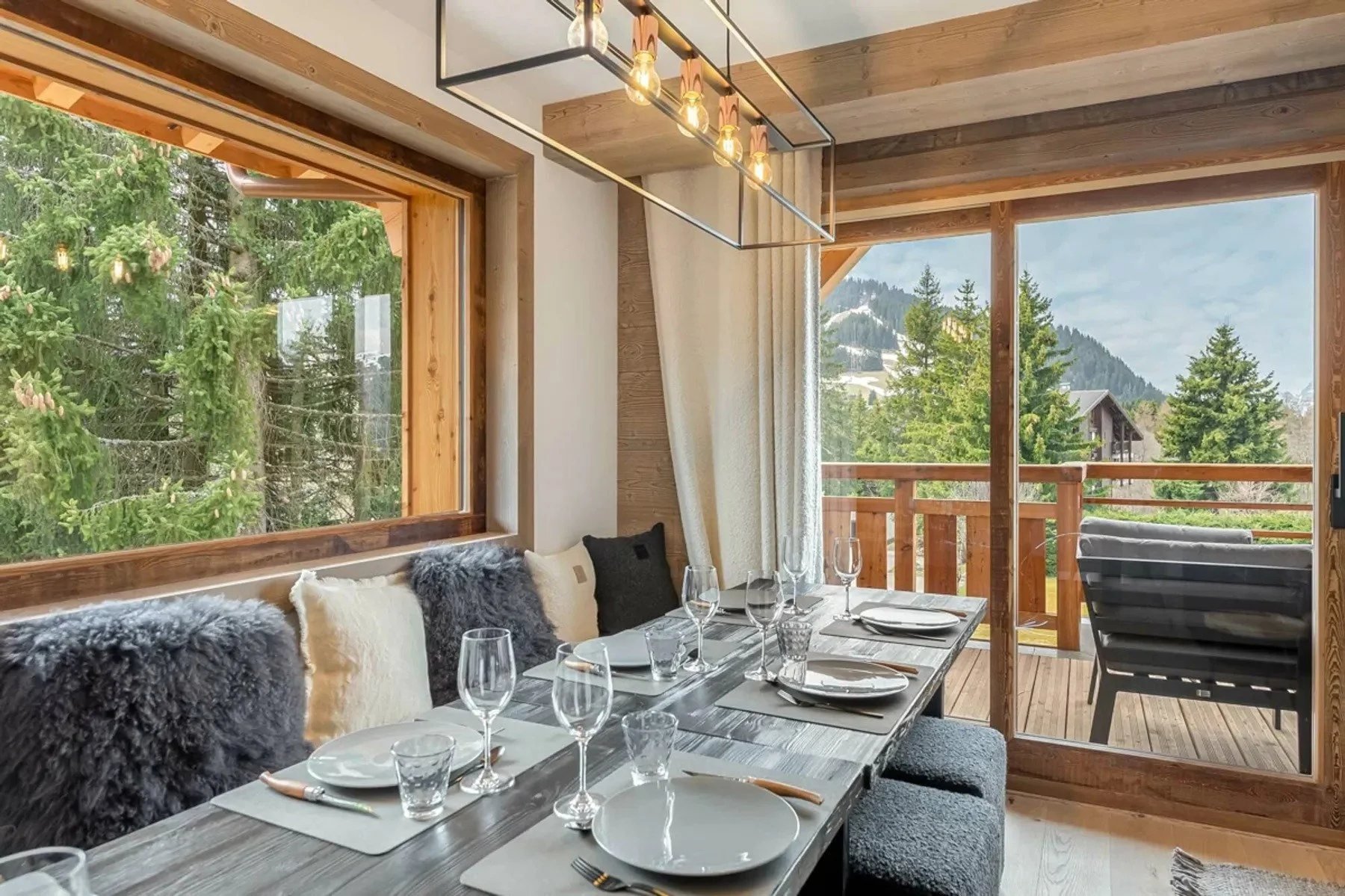Dining - Apartment Danielle - Megeve - Powder Pines Travel.jpg