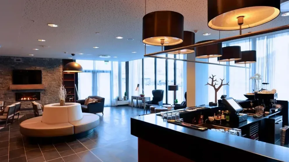 imgi_5_myrkdalen_hotel_mykdalen_salto_lobby_bar-w992.webp