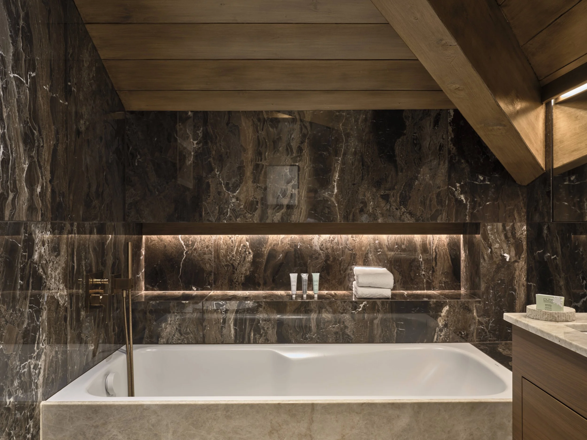2024-Guillaume Grasset-LODGE PARK 2022583.jpg