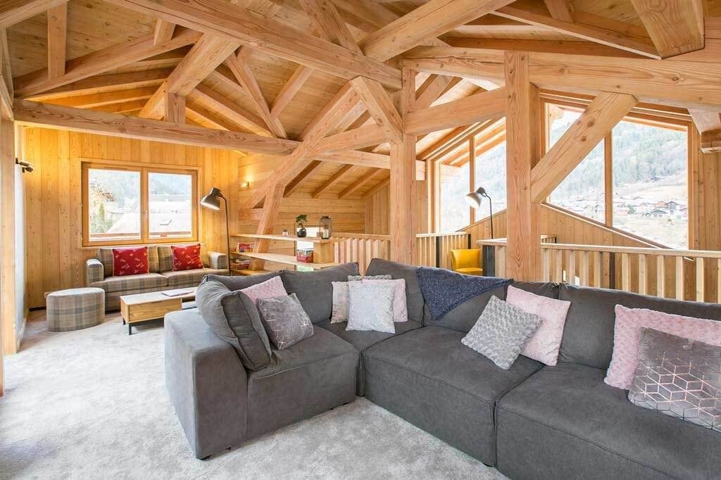 imgi_11_chalet-zormine-morzine-chalet-upper-lounge-seating-area-1024x682.jpg