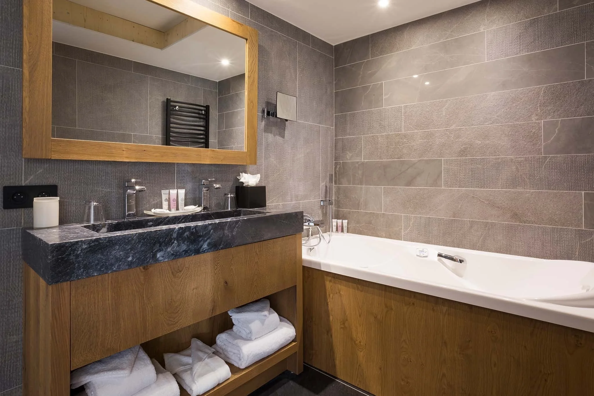 imgi_66_SUITE_APPARTEMENT_2_4_PERS_52M2-2.jpg