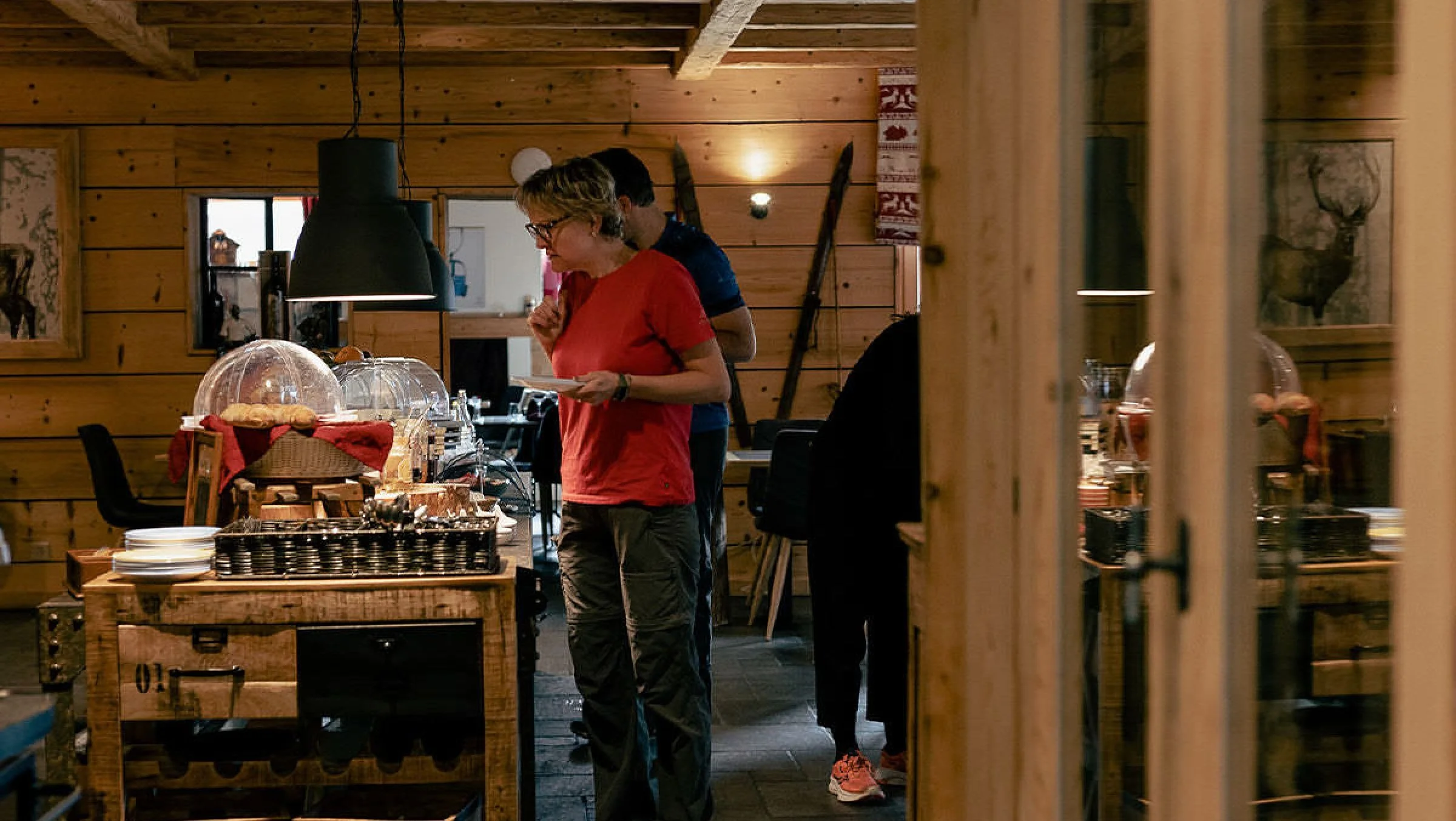 imgi_320_restaurant-breakfast01-2400x1353-crop-q80.jpg