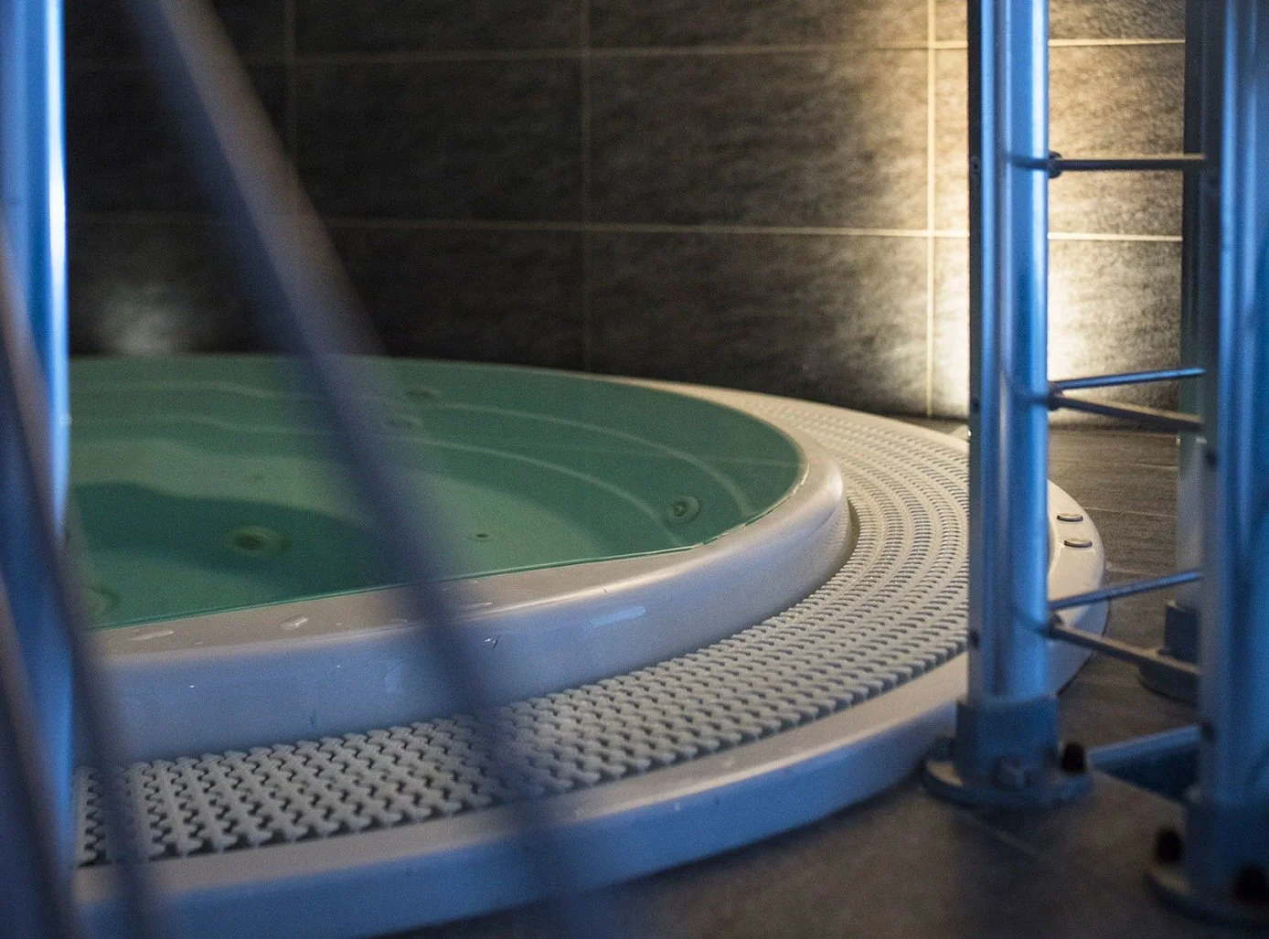 imgi_240_jacuzzi-ar-1-bd_matthieu-cellard-e1705054626249.jpg