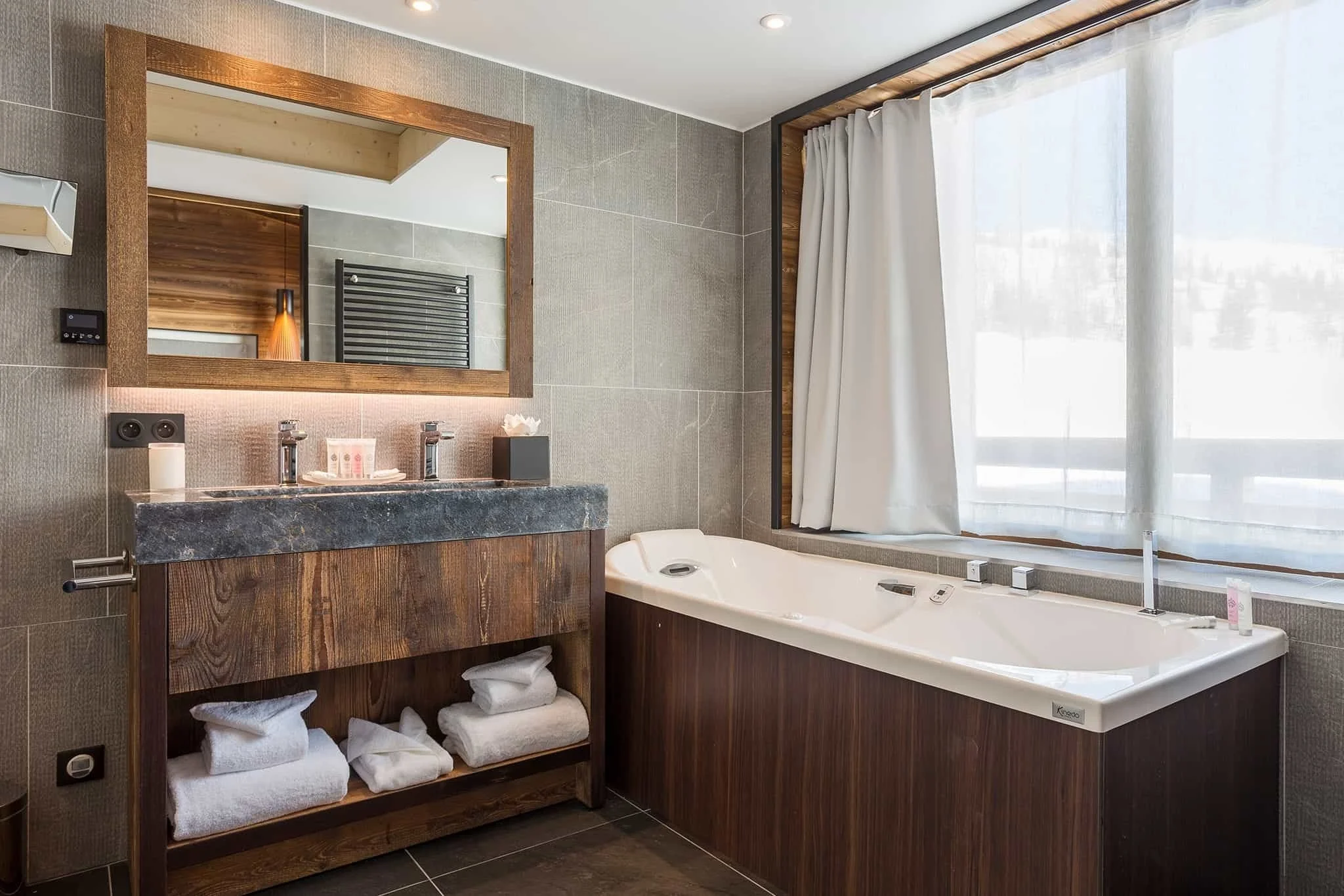 imgi_84_SUITE_APPARTEMENT_10_12_PERS_PRESTIGE_188M2-13.jpg