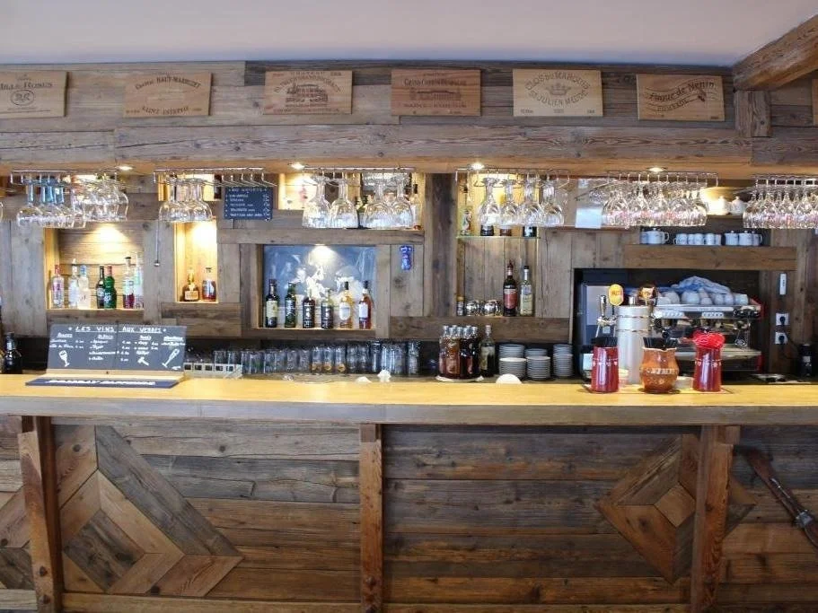 imgi_43_logis-hotel-ufredy-bar-la-clusaz-070327.jpg